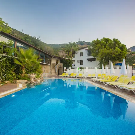 Illusion & Clubhotel - Adults Only 3*