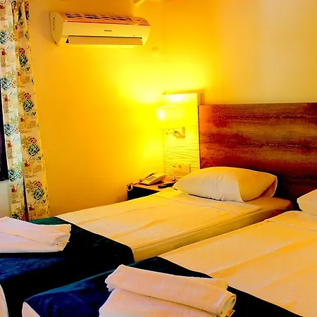 La Marina (adults Only) Otel 3*