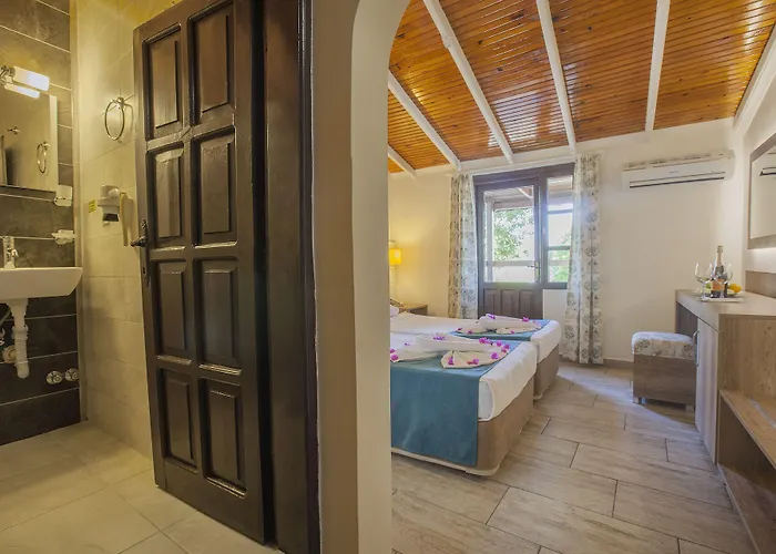 Illusion & Clubhotel - Adults Only