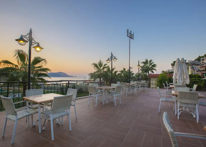 Illusion & Clubhotel - Adults Only