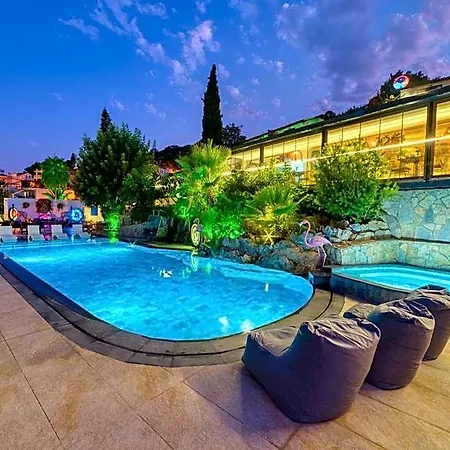Illusion & Clubhotel - Adults Only Hotel 3*