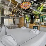ホテル Illusion & Clubhotel - Adults Only 3*